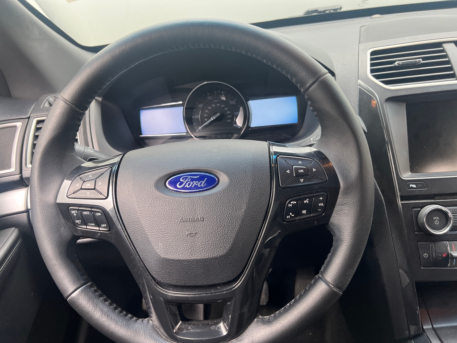 Thumbnail: 2016 Ford Explorer - 5