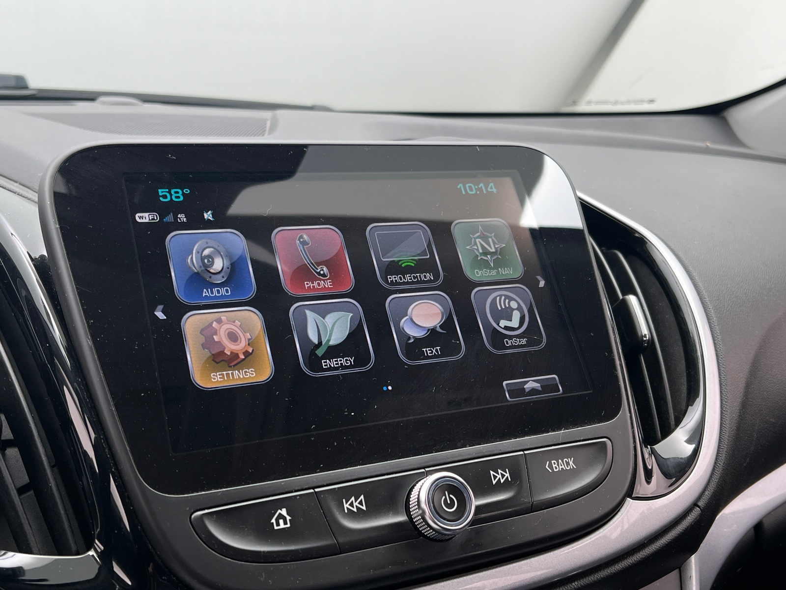 Thumbnail: 2018 Chevrolet Volt - 3