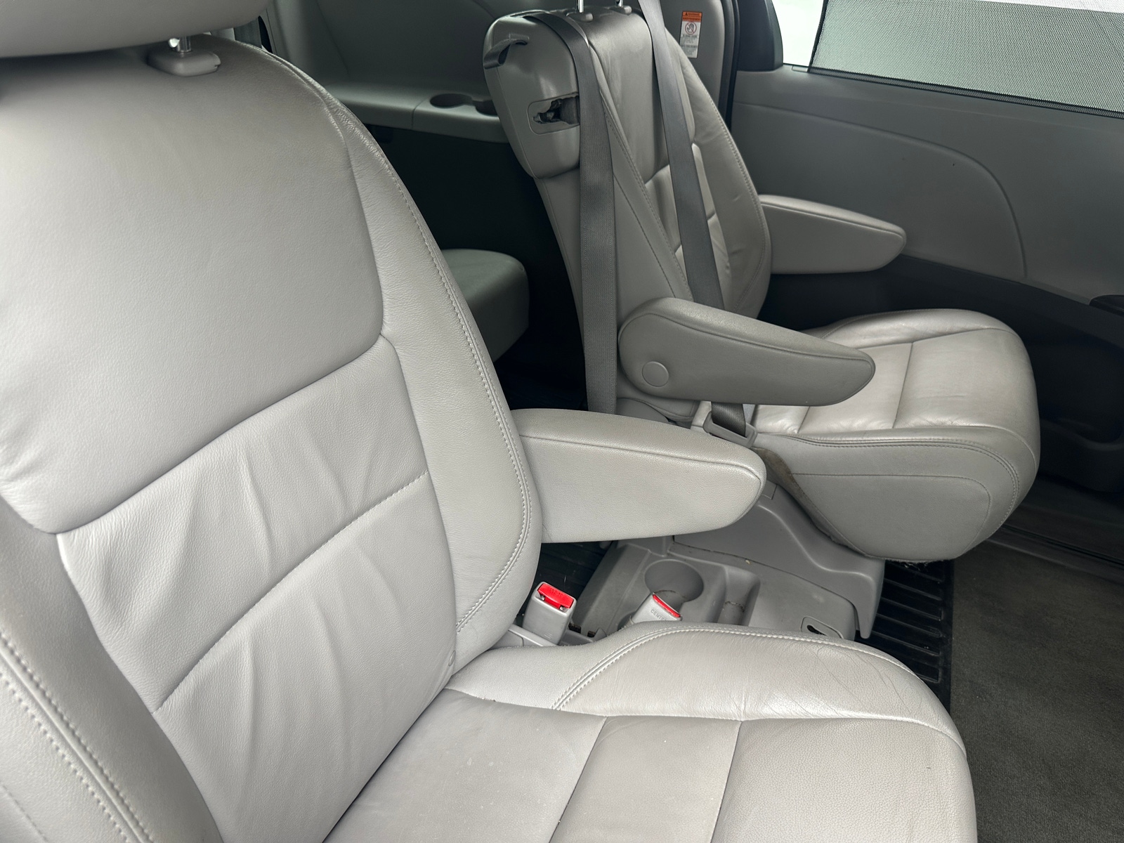 Thumbnail: 2018 Toyota Sienna - 5