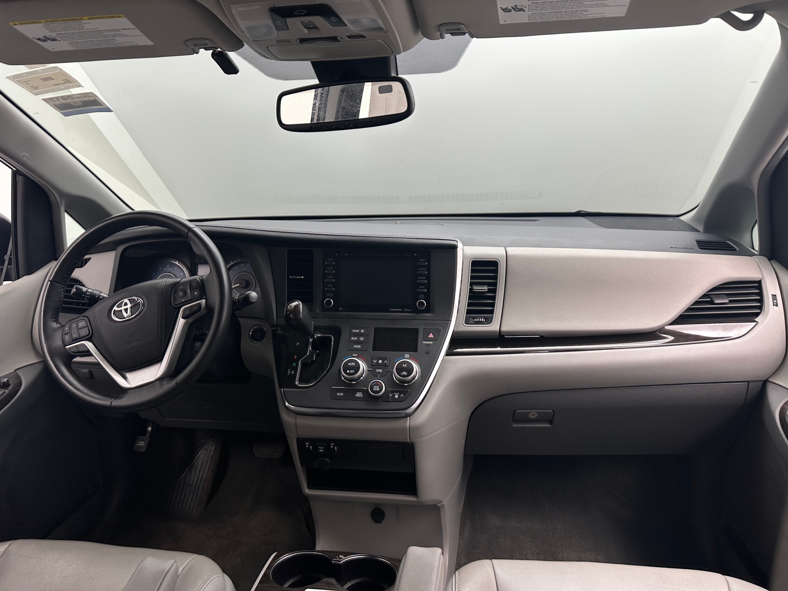 Thumbnail: 2018 Toyota Sienna - 2