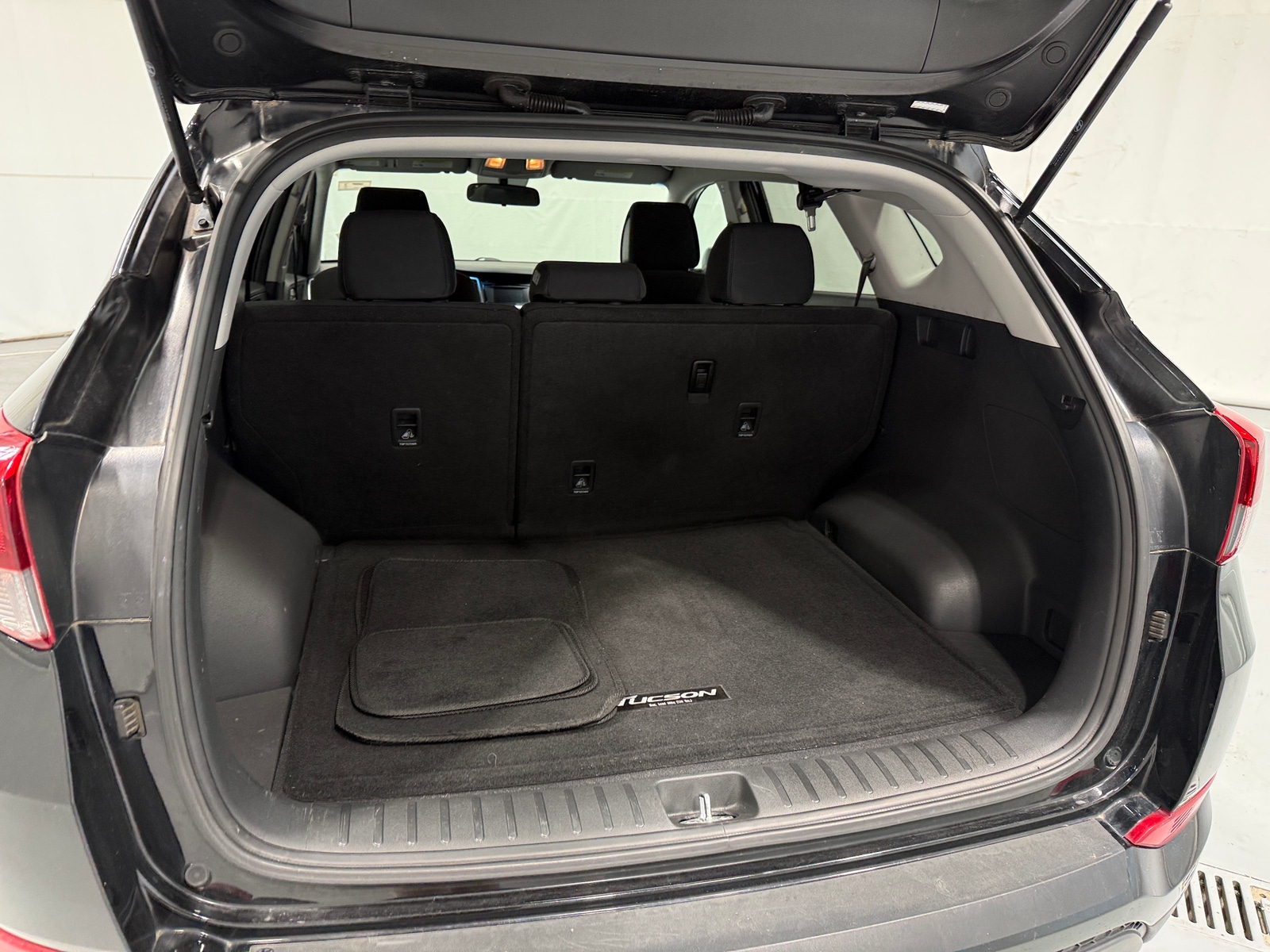 Thumbnail: 2017 Hyundai Tucson - 7