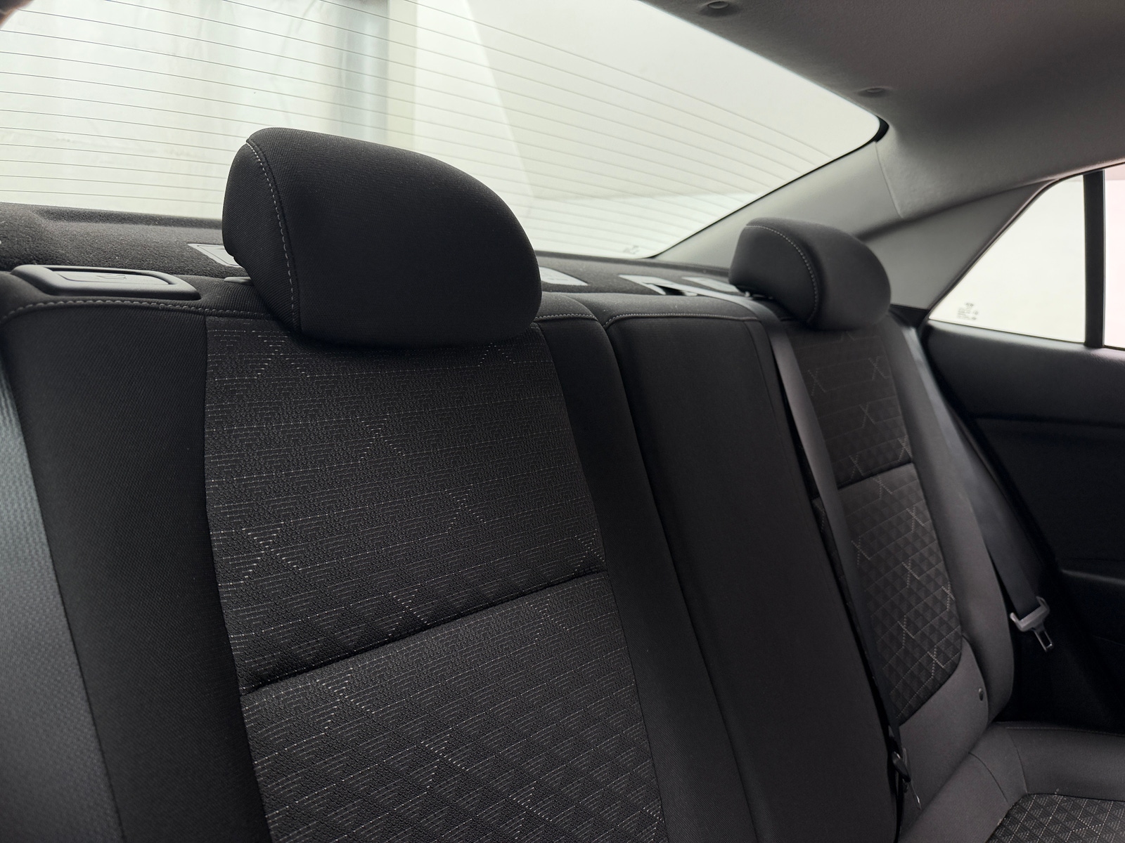 Thumbnail: 2021 Kia Rio - 6