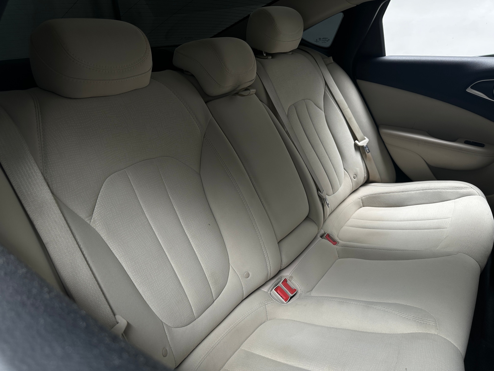 Thumbnail: 2016 Chrysler 200 - 6