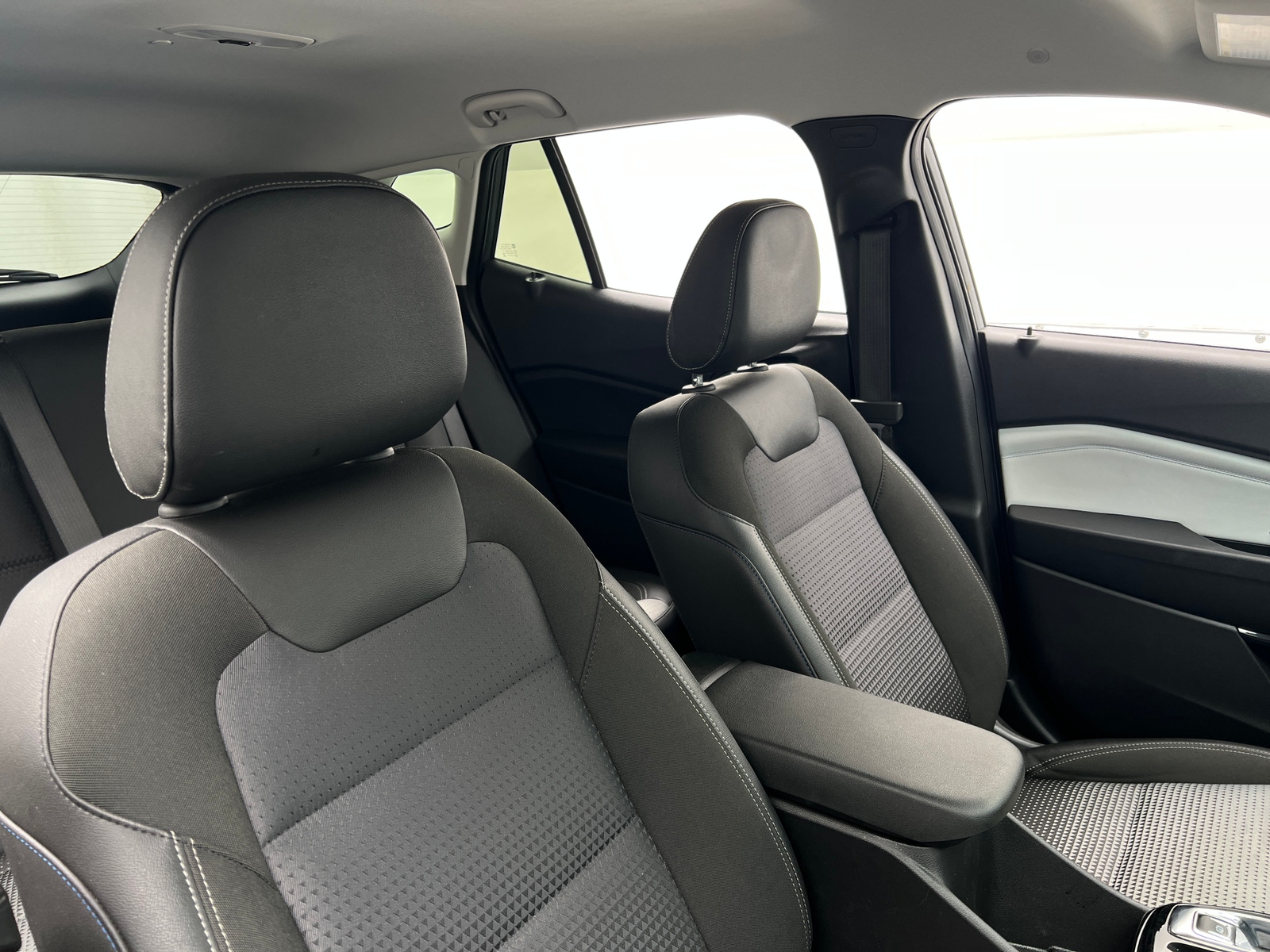 Thumbnail: 2025 Chevrolet Trax - 2