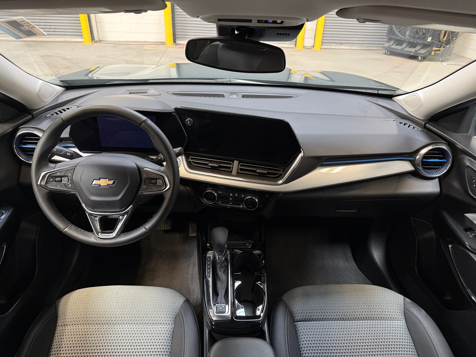 Thumbnail: 2025 Chevrolet Trax - 3
