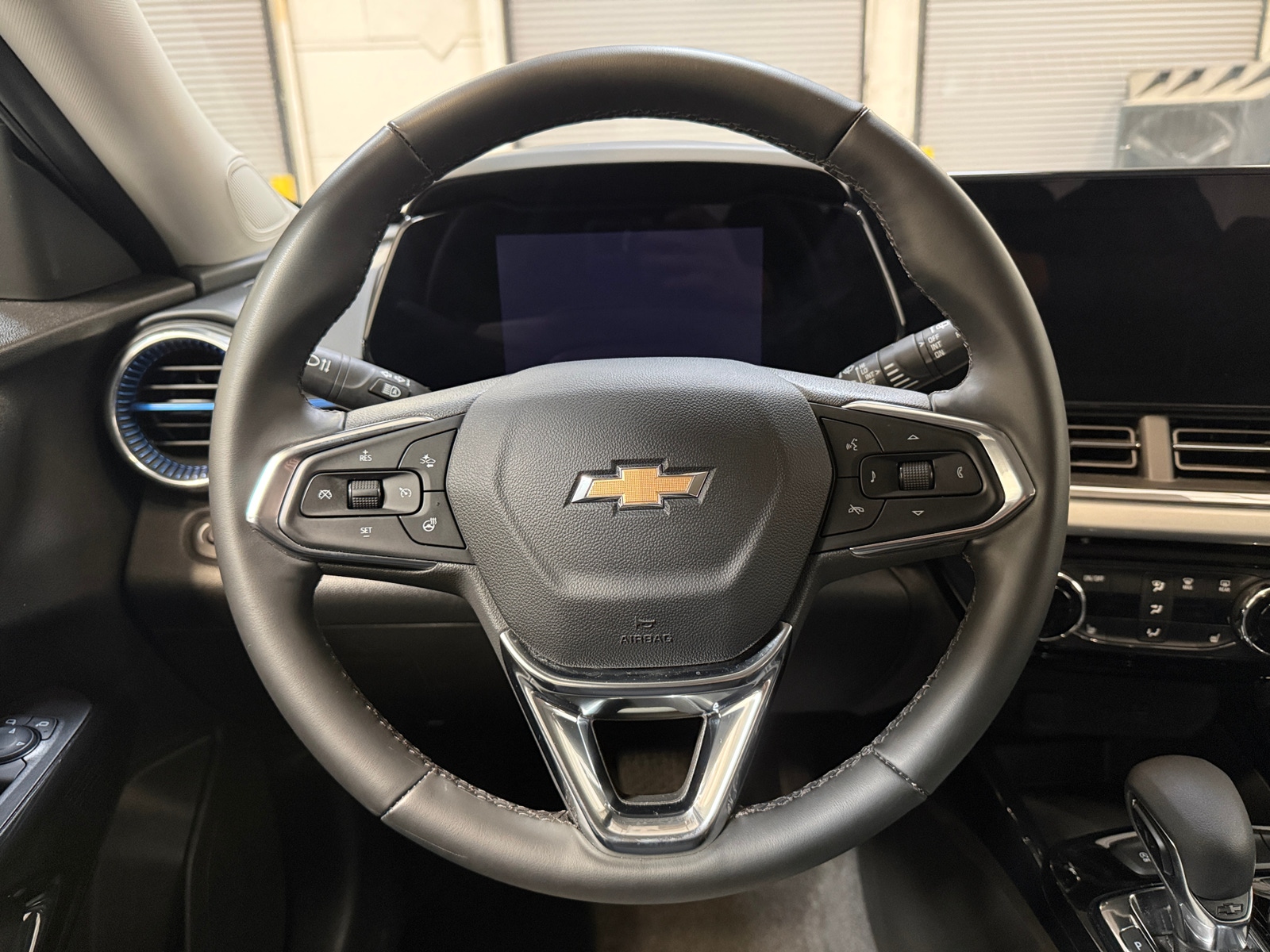 Thumbnail: 2025 Chevrolet Trax - 5
