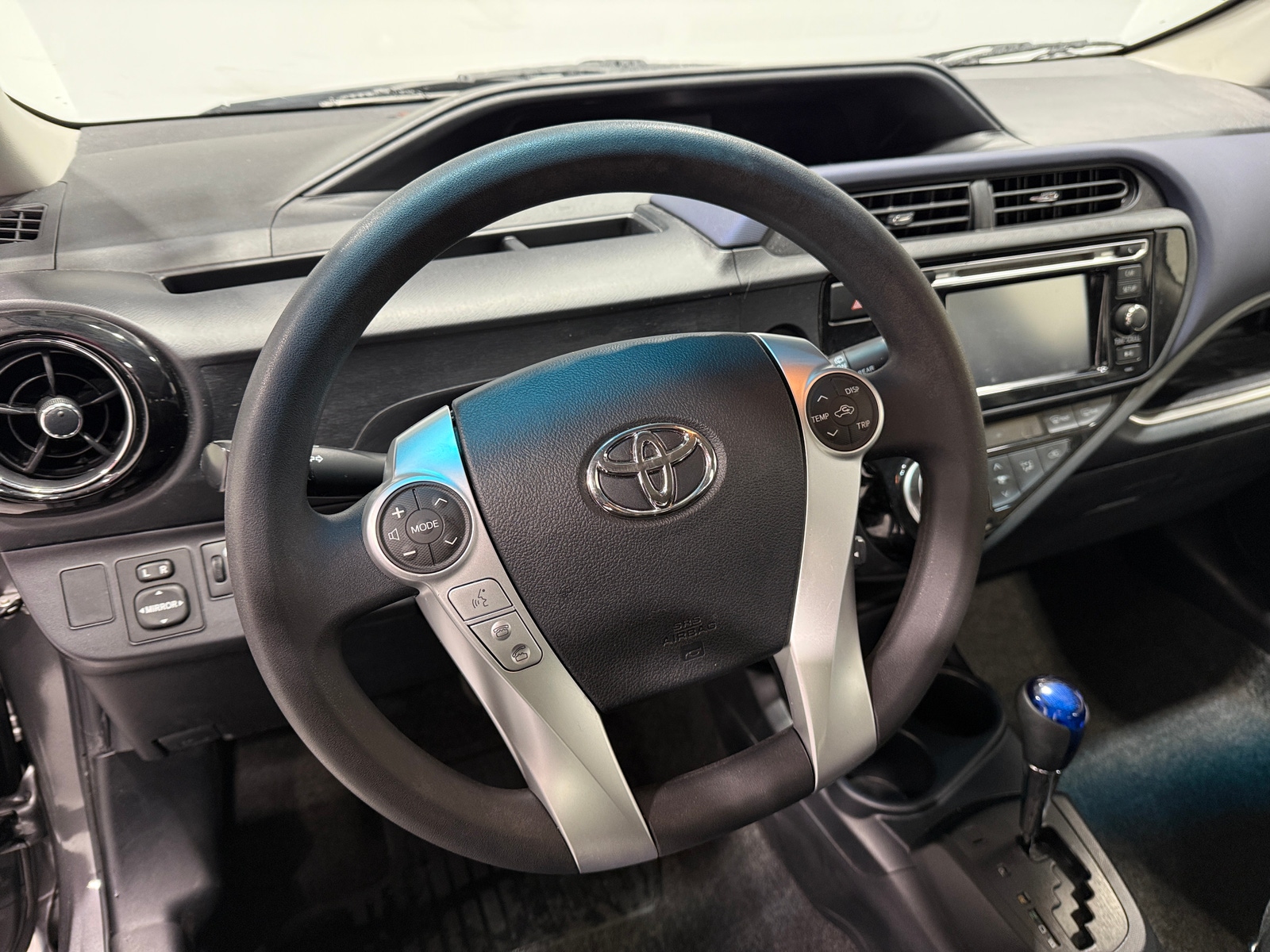 Thumbnail: 2015 Toyota Prius c - 5