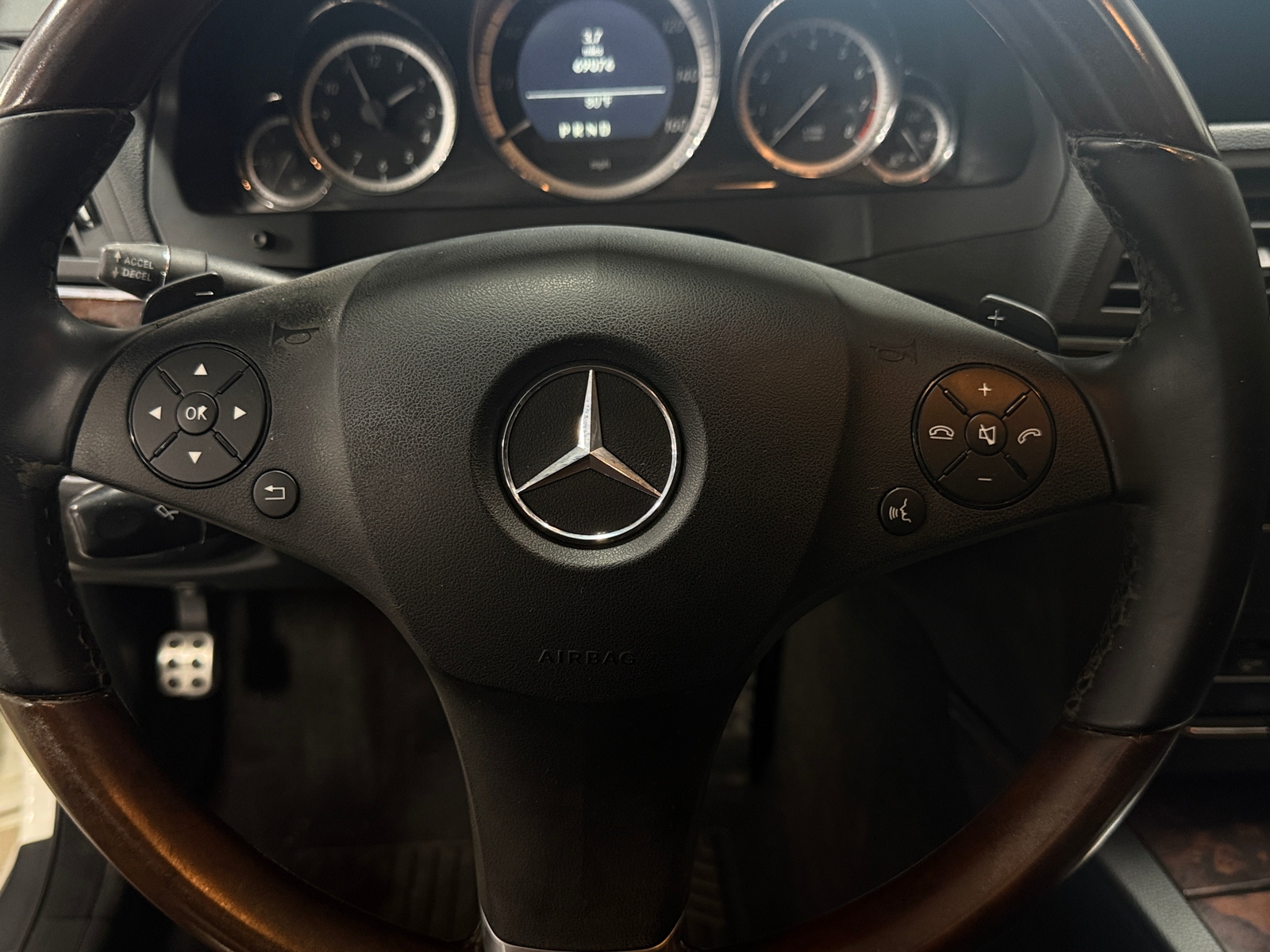 Thumbnail: 2010 Mercedes-Benz E-Class - 3