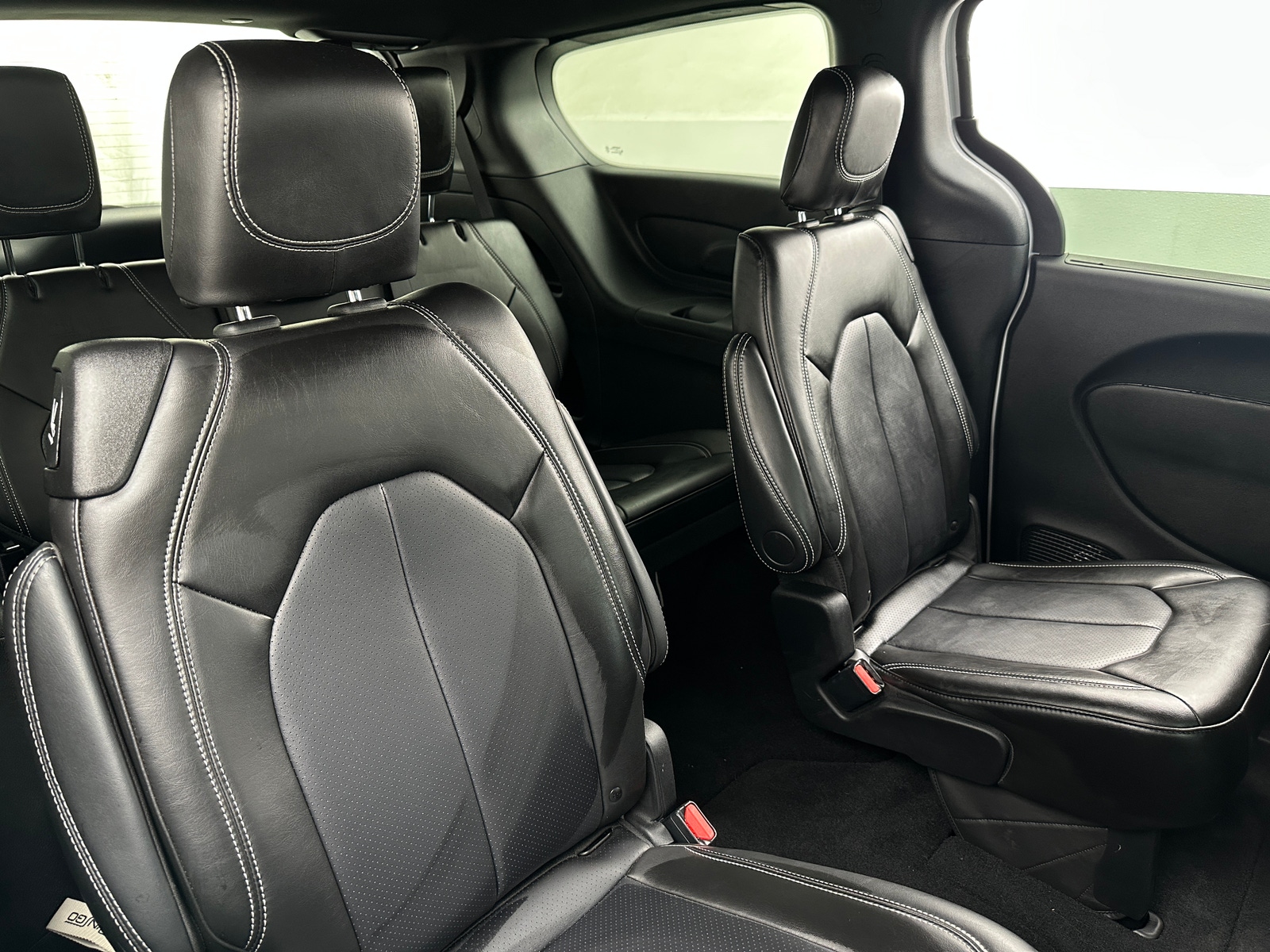 Thumbnail: 2025 Chrysler Pacifica - 5