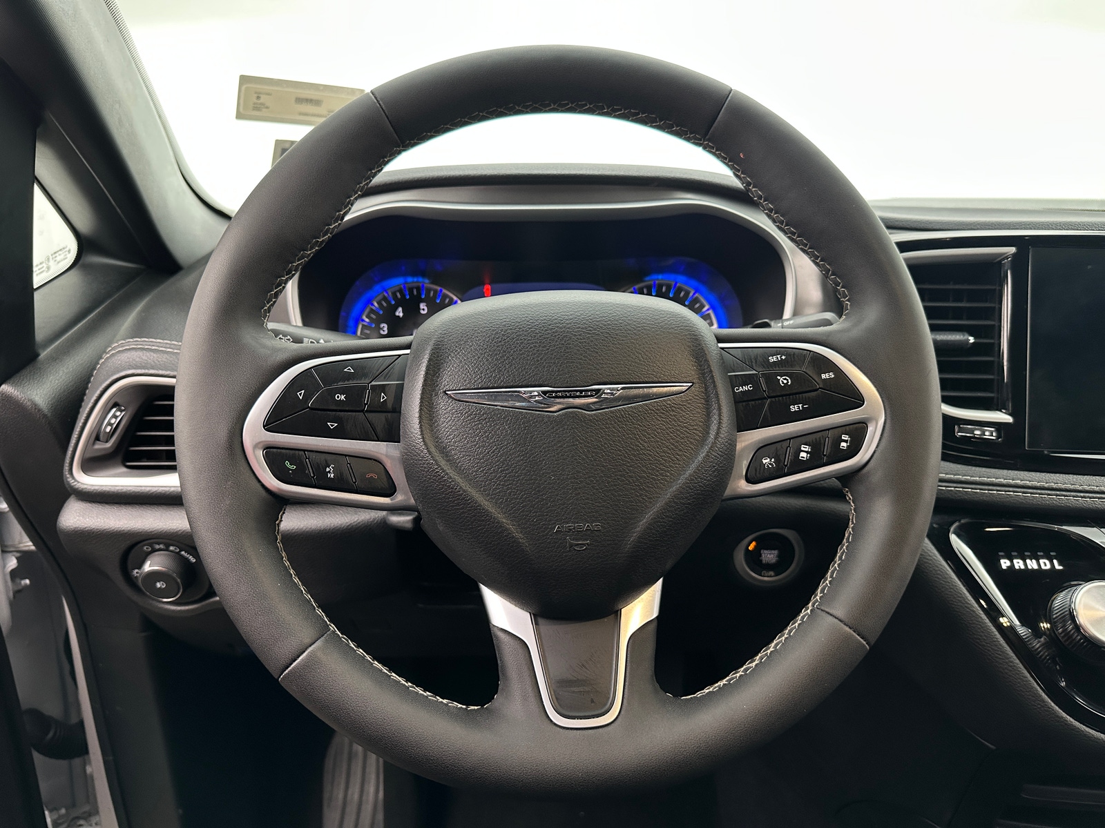 Thumbnail: 2025 Chrysler Pacifica - 4