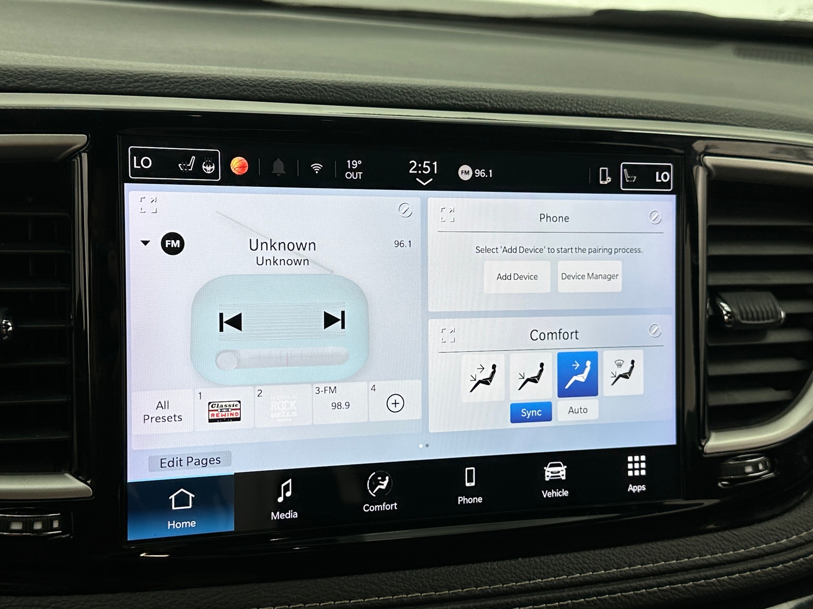 Thumbnail: 2025 Chrysler Pacifica - 3