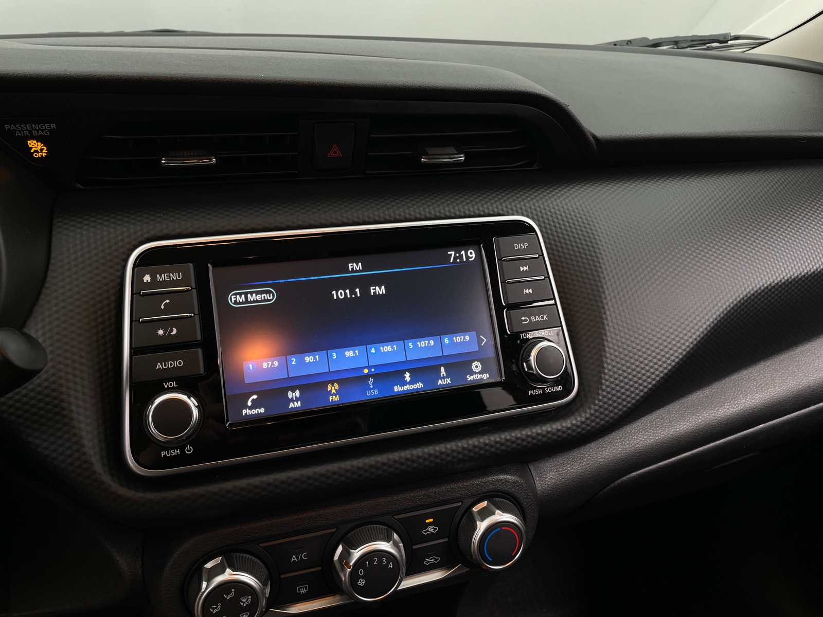 Thumbnail: 2024 Nissan Kicks - 4