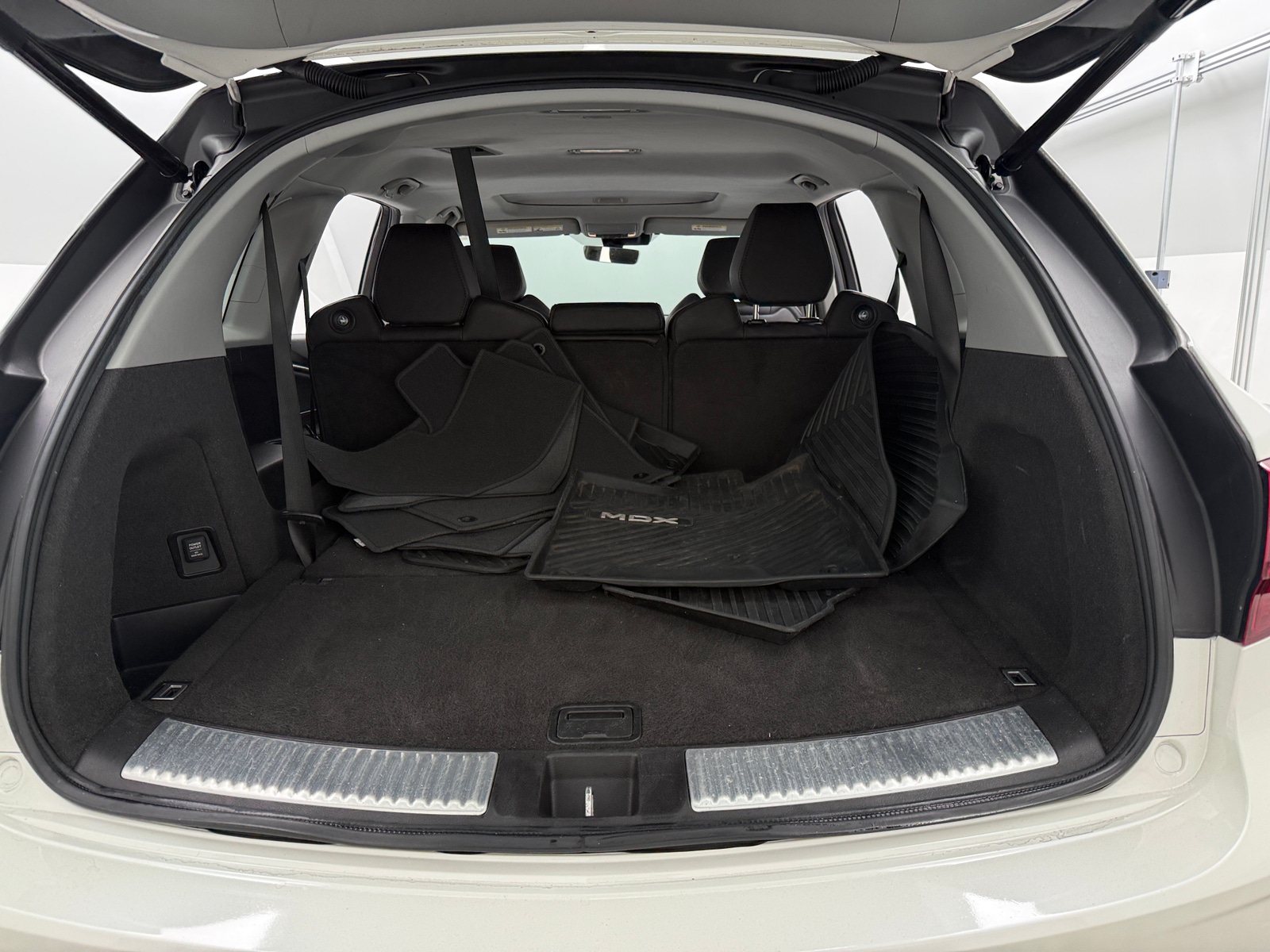 Thumbnail: 2017 Acura MDX - 6