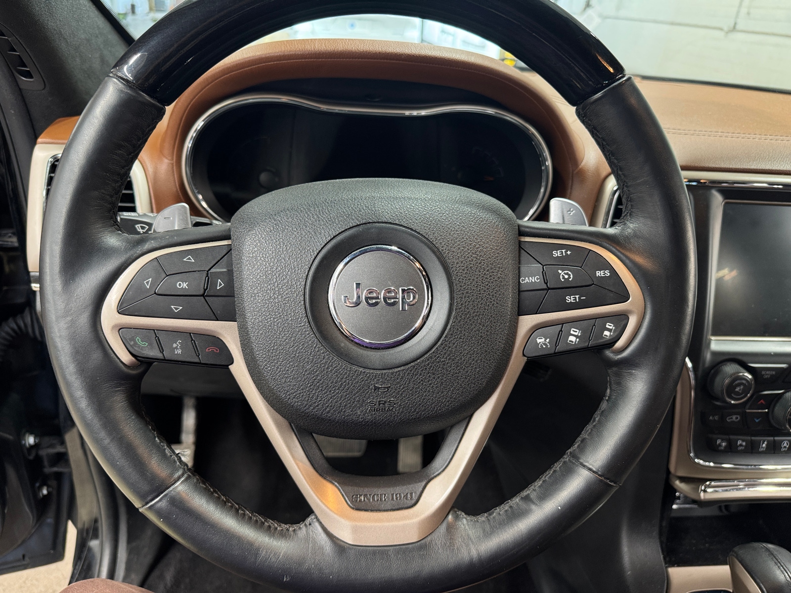 Thumbnail: 2017 Jeep Grand Cherokee - 4