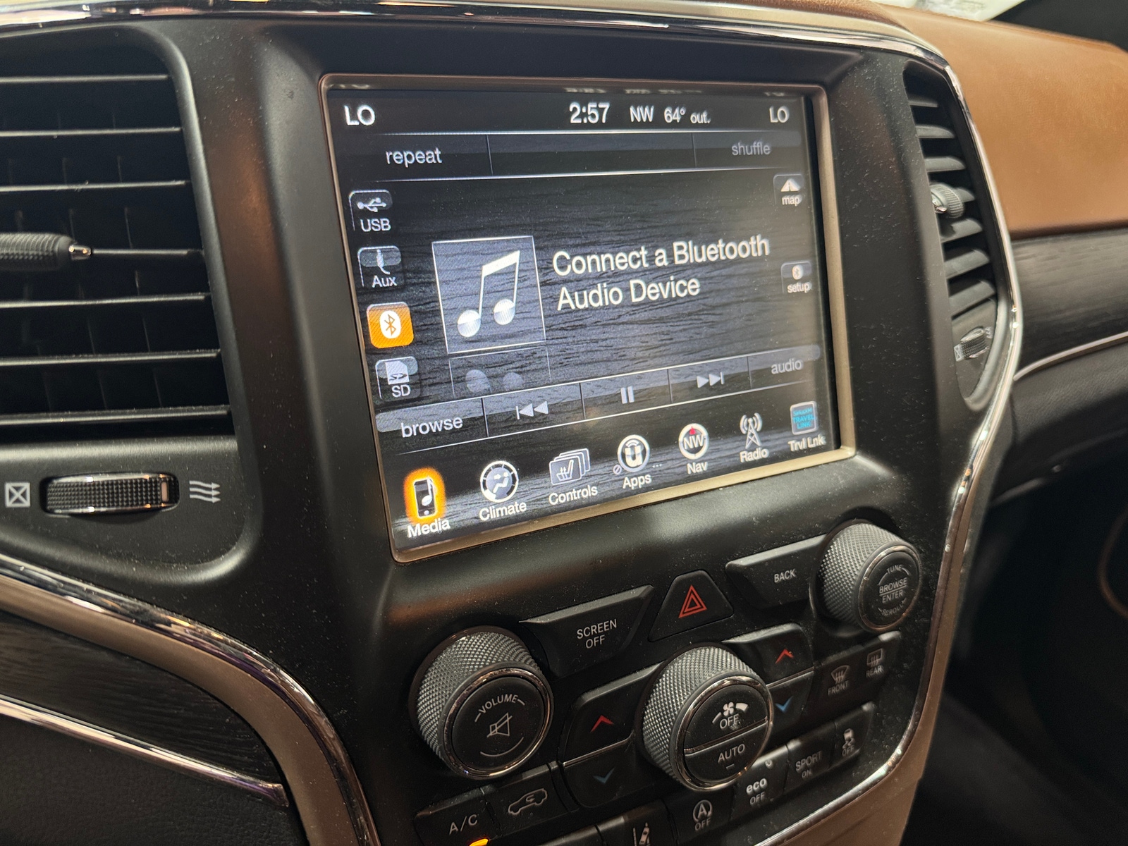 Thumbnail: 2017 Jeep Grand Cherokee - 3