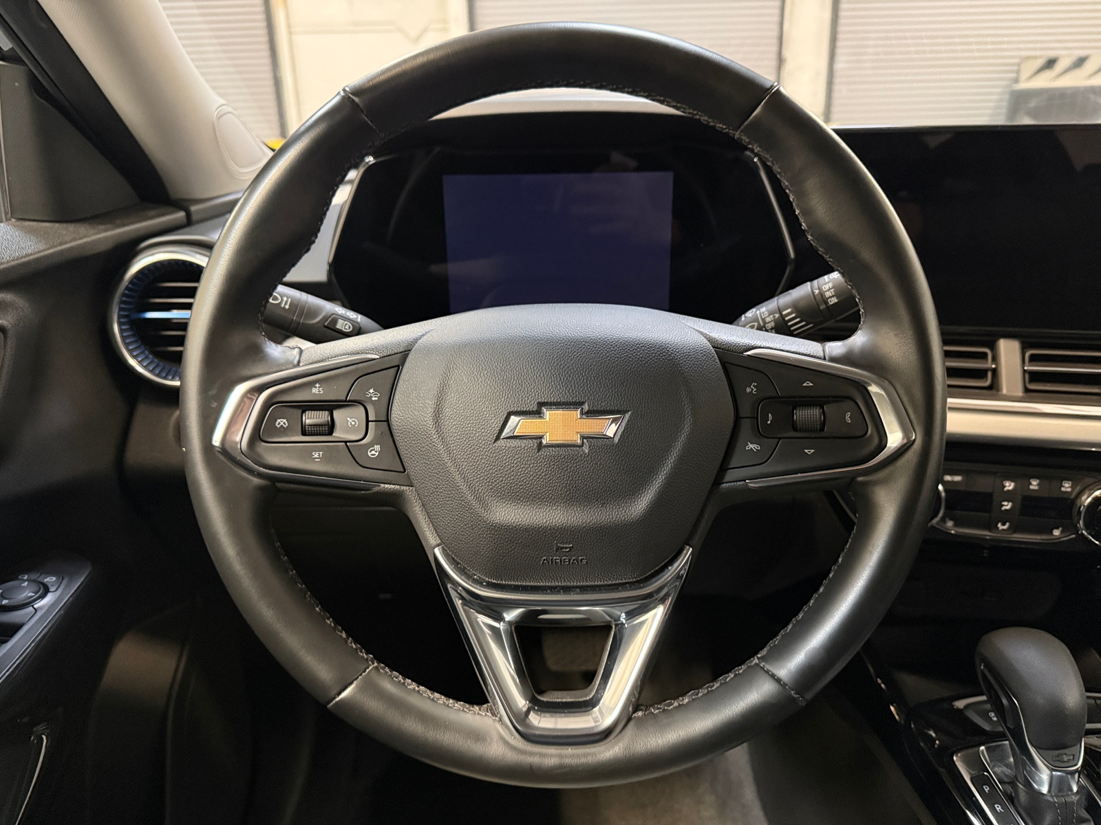 Thumbnail: 2025 Chevrolet Trax - 5