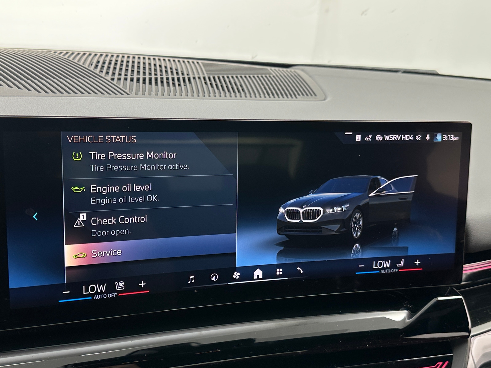 Thumbnail: 2024 BMW 5 Series - 4