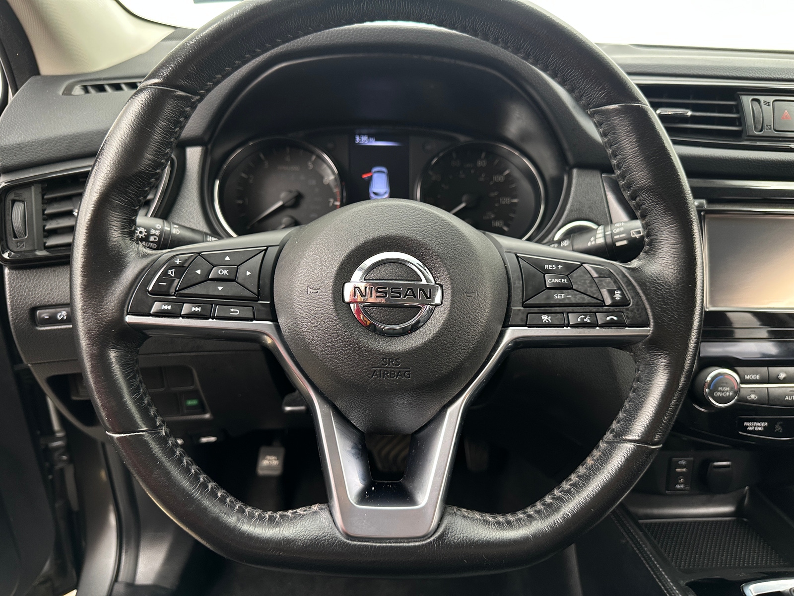 Thumbnail: 2018 Nissan Rogue Sport - 4