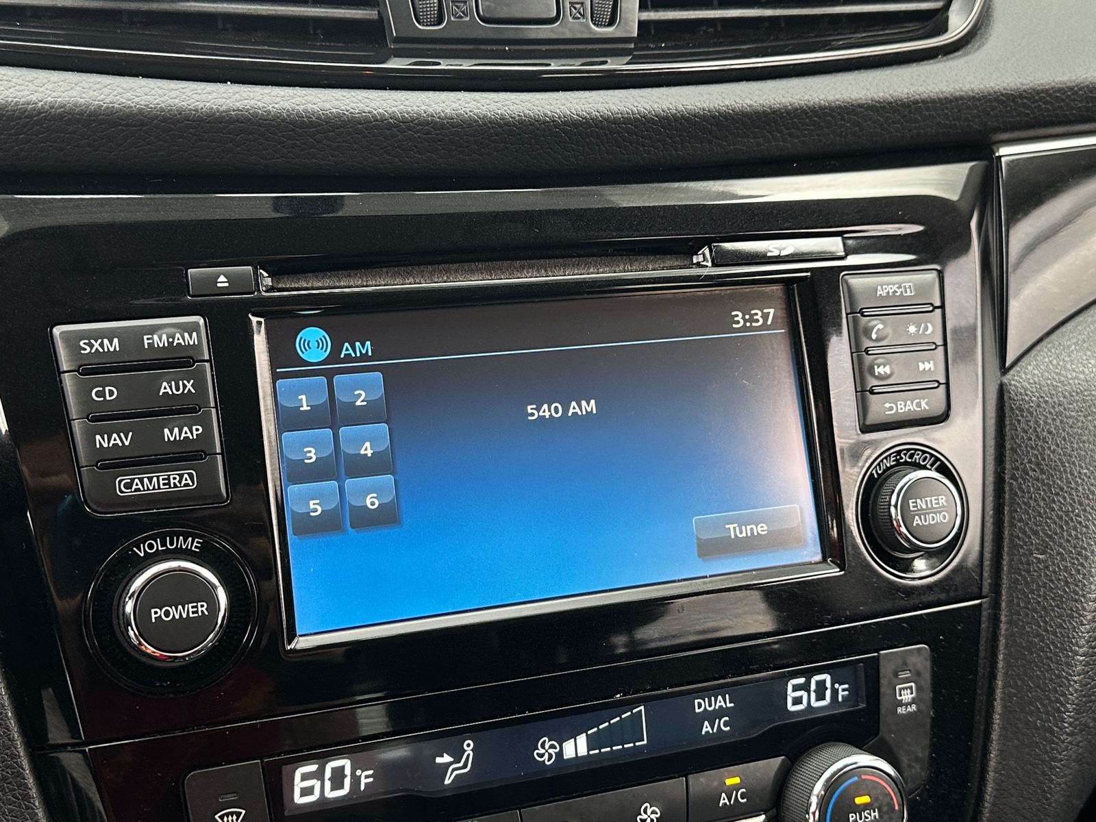 Thumbnail: 2018 Nissan Rogue Sport - 3