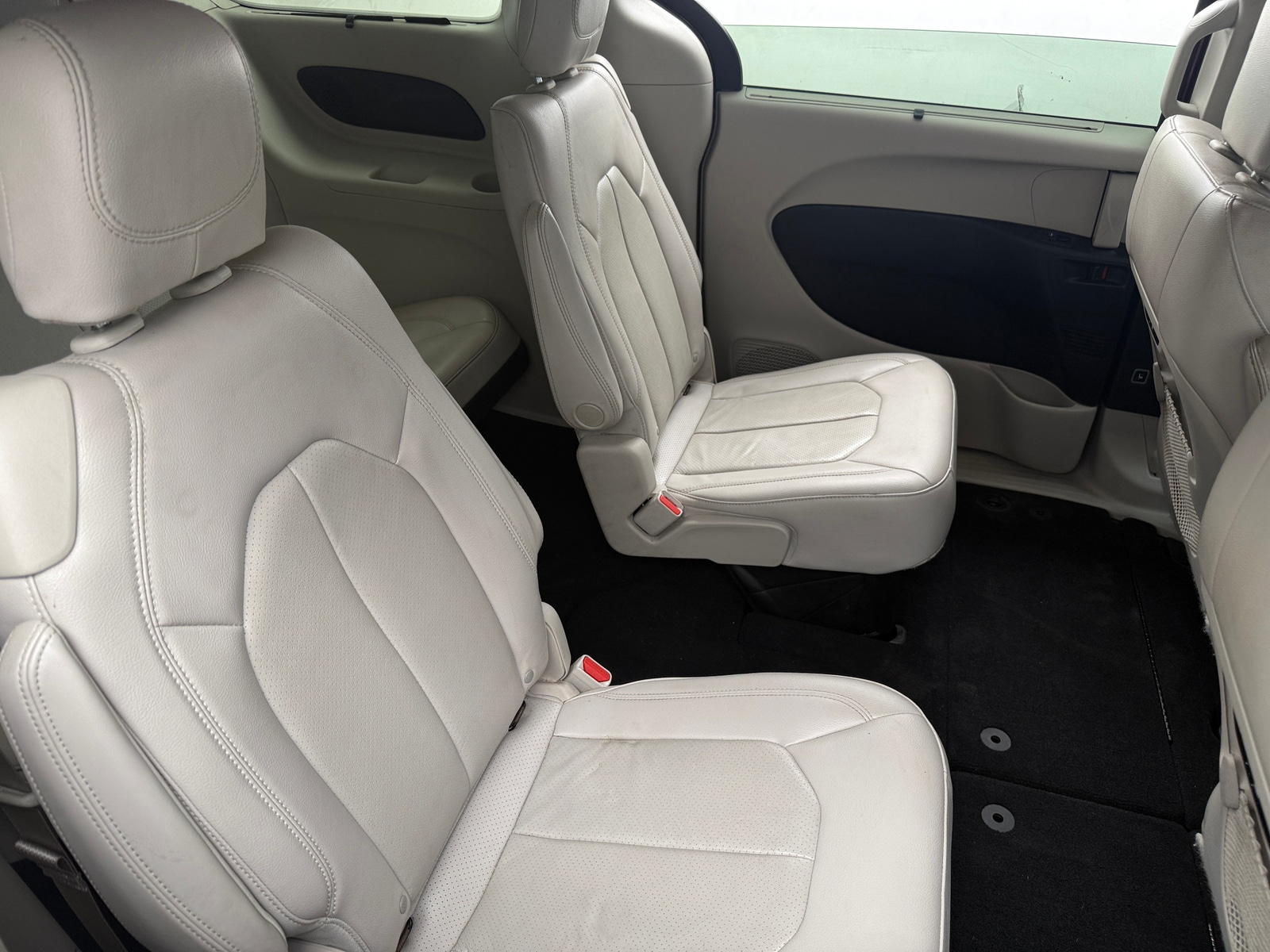 Thumbnail: 2021 Chrysler Pacifica - 5