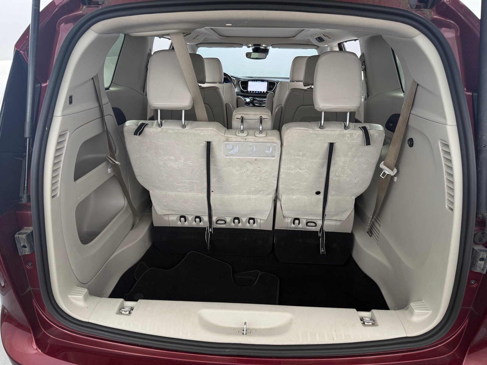 Thumbnail: 2021 Chrysler Pacifica - 6