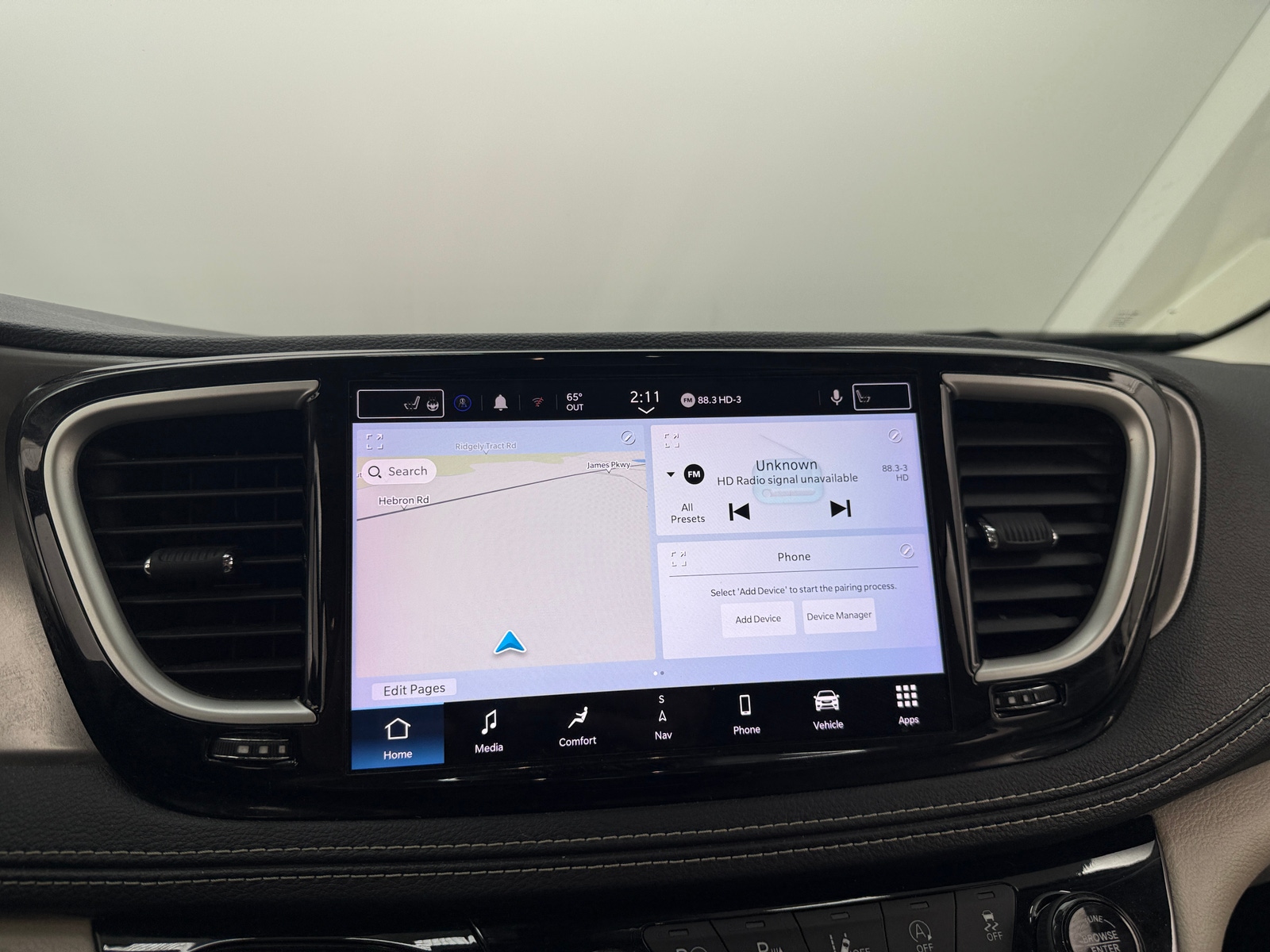 Thumbnail: 2021 Chrysler Pacifica - 3