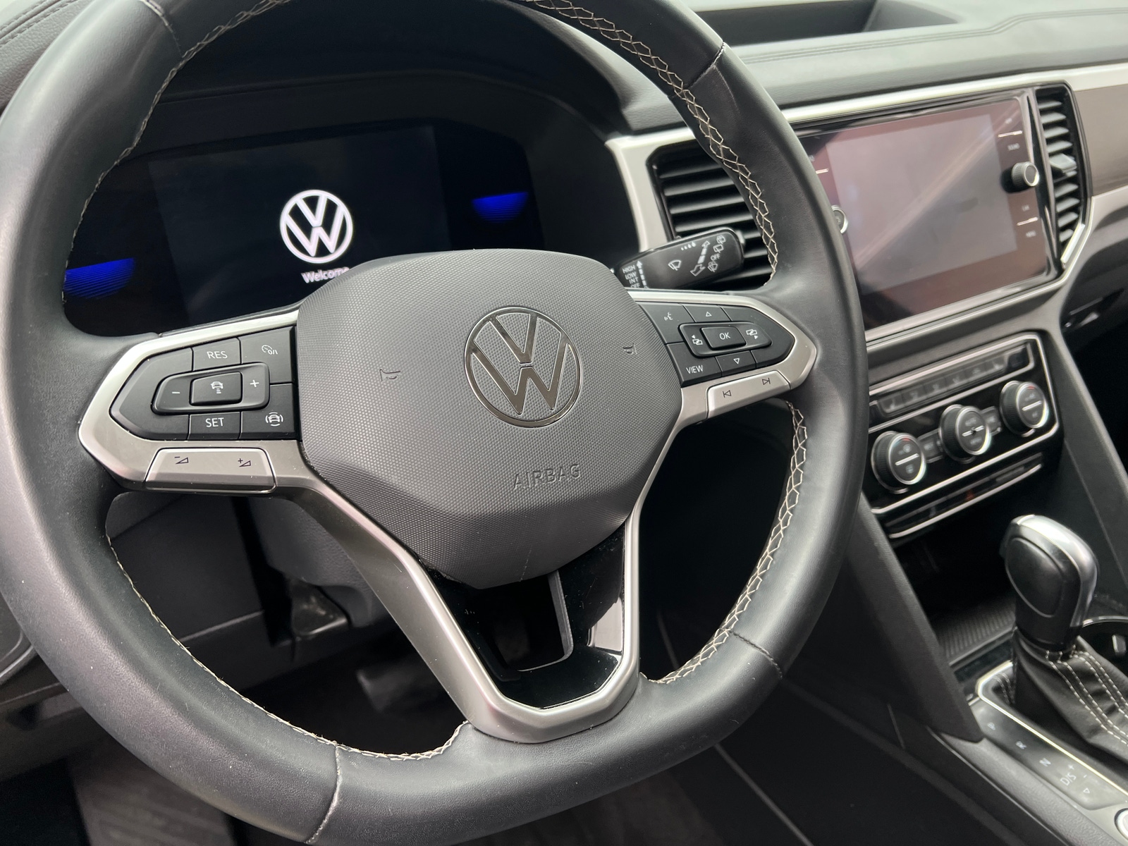 Thumbnail: 2022 Volkswagen Atlas - 4
