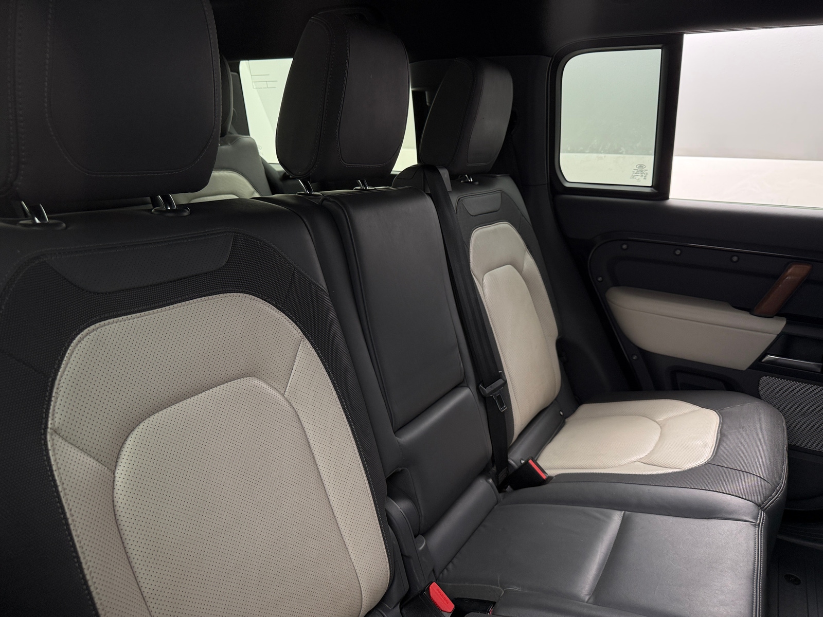 Thumbnail: 2023 Land Rover Defender - 5