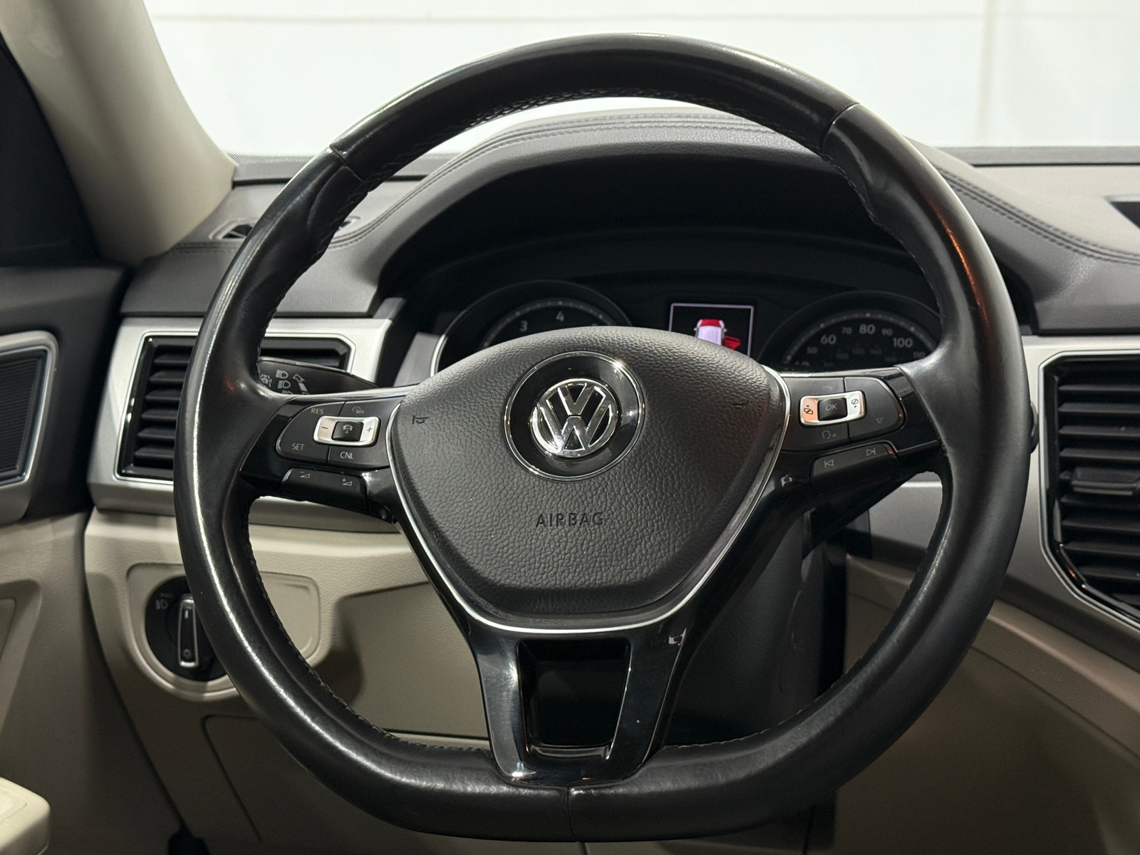 Thumbnail: 2018 Volkswagen Atlas - 4