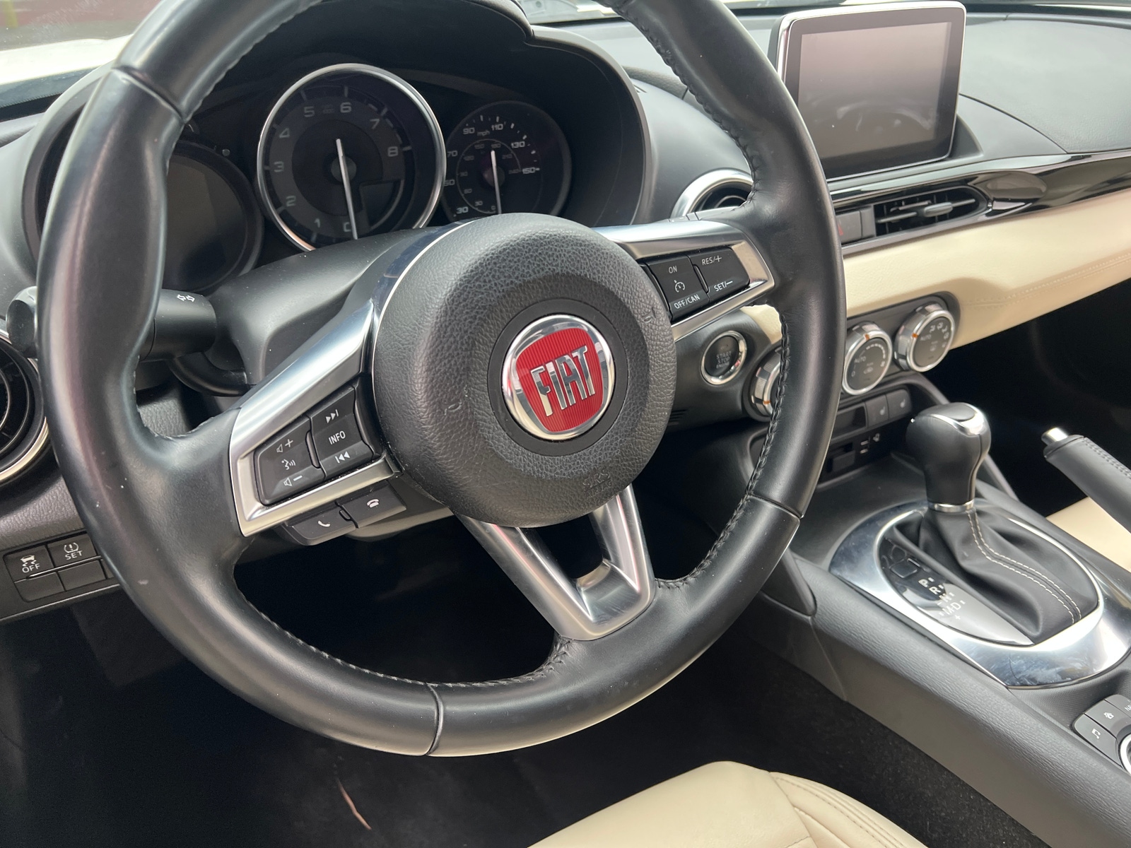 Thumbnail: 2018 Fiat 124 Spider - 4