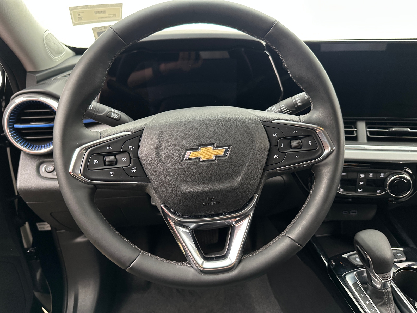 Thumbnail: 2025 Chevrolet Trax - 5