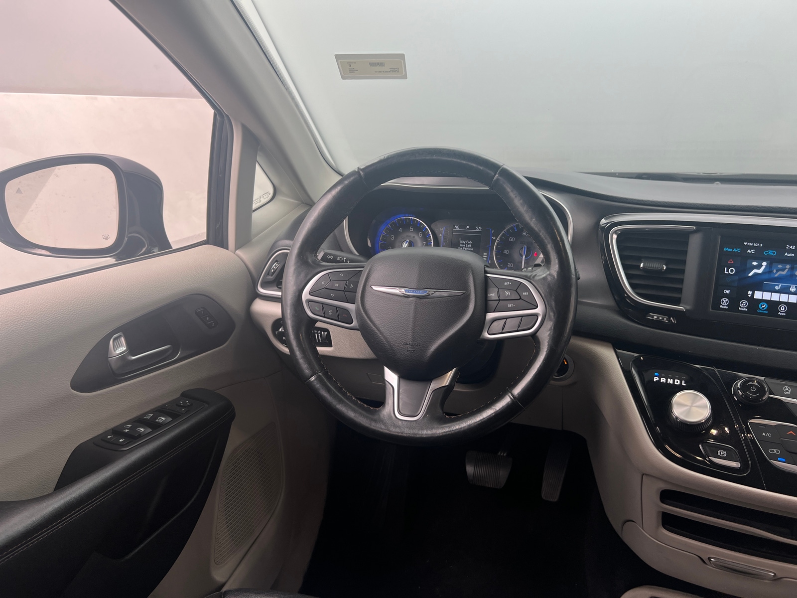 Thumbnail: 2020 Chrysler Pacifica - 4