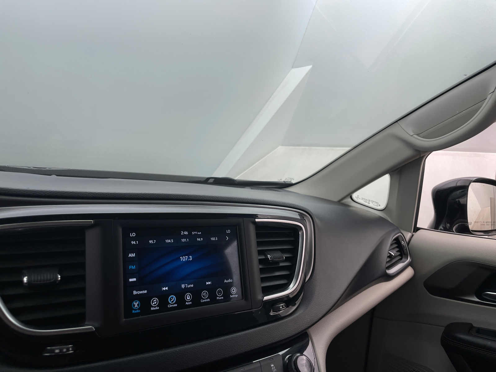 Thumbnail: 2020 Chrysler Pacifica - 3