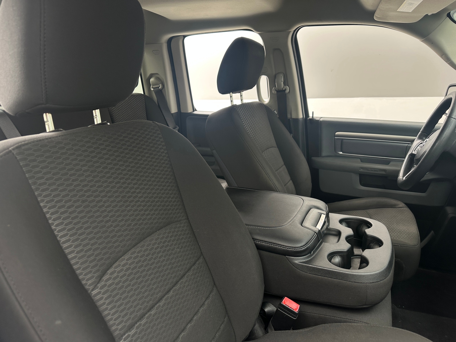 Thumbnail: 2020 RAM 1500 Classic - 2
