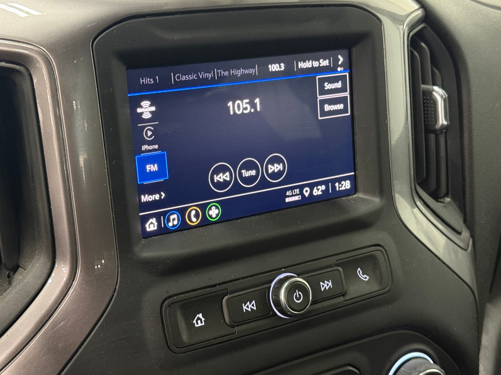 Thumbnail: 2024 Chevrolet Silverado 2500 - 4