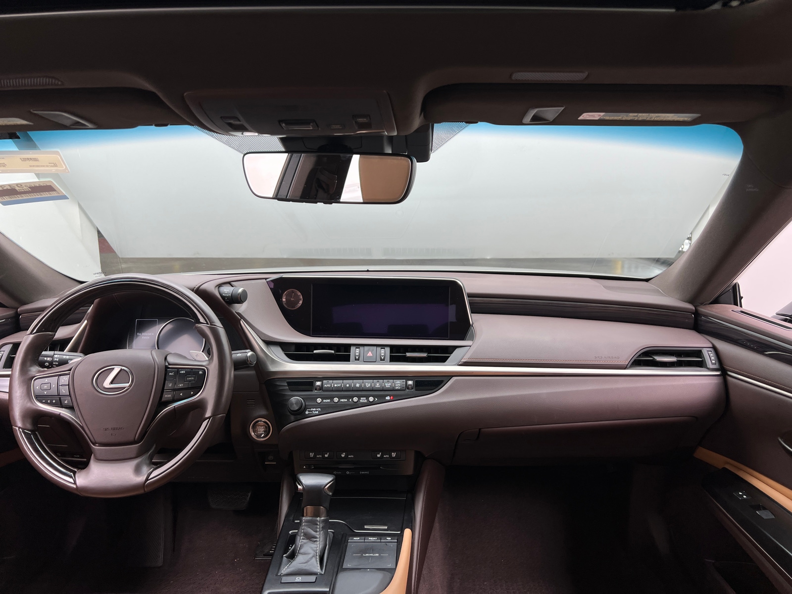 Thumbnail: 2019 Lexus ES - 2