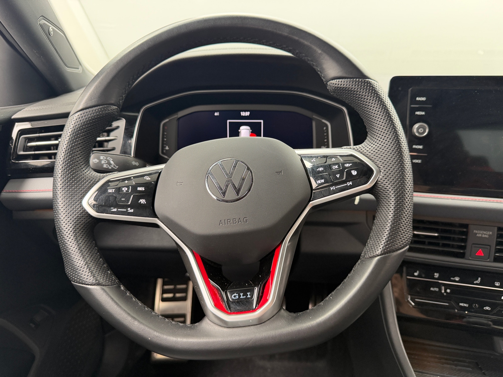 Thumbnail: 2025 Volkswagen Jetta - 4