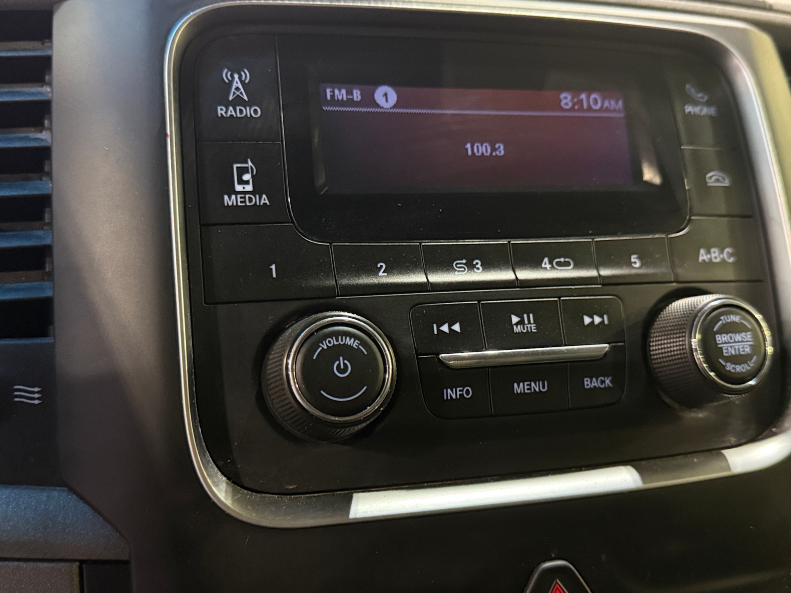 Thumbnail: 2019 RAM 1500 Classic - 4