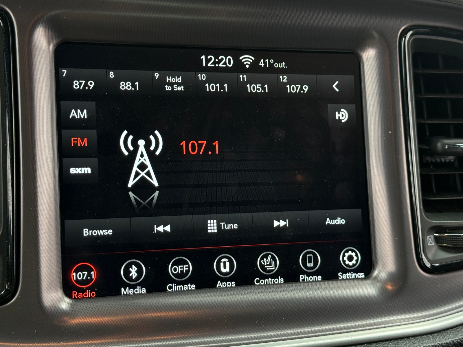 Thumbnail: 2019 Dodge Challenger - 3