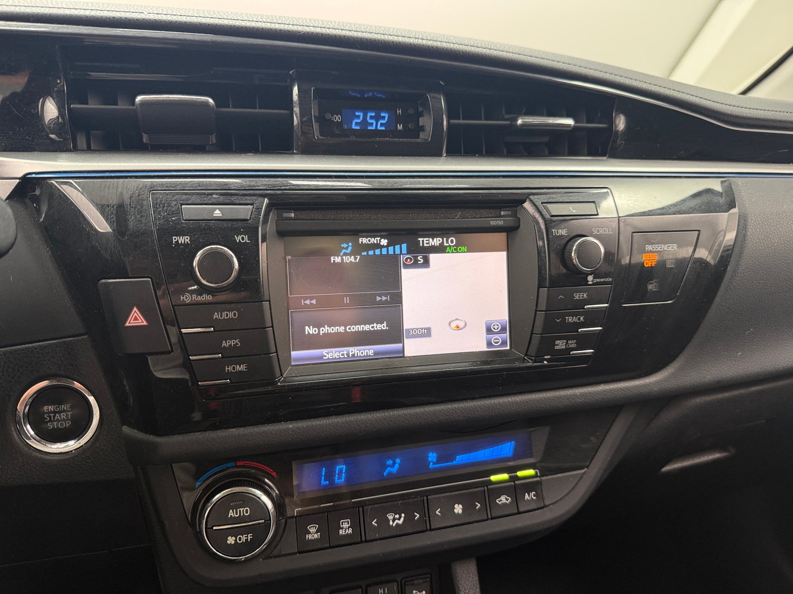 Thumbnail: 2015 Toyota Corolla - 4