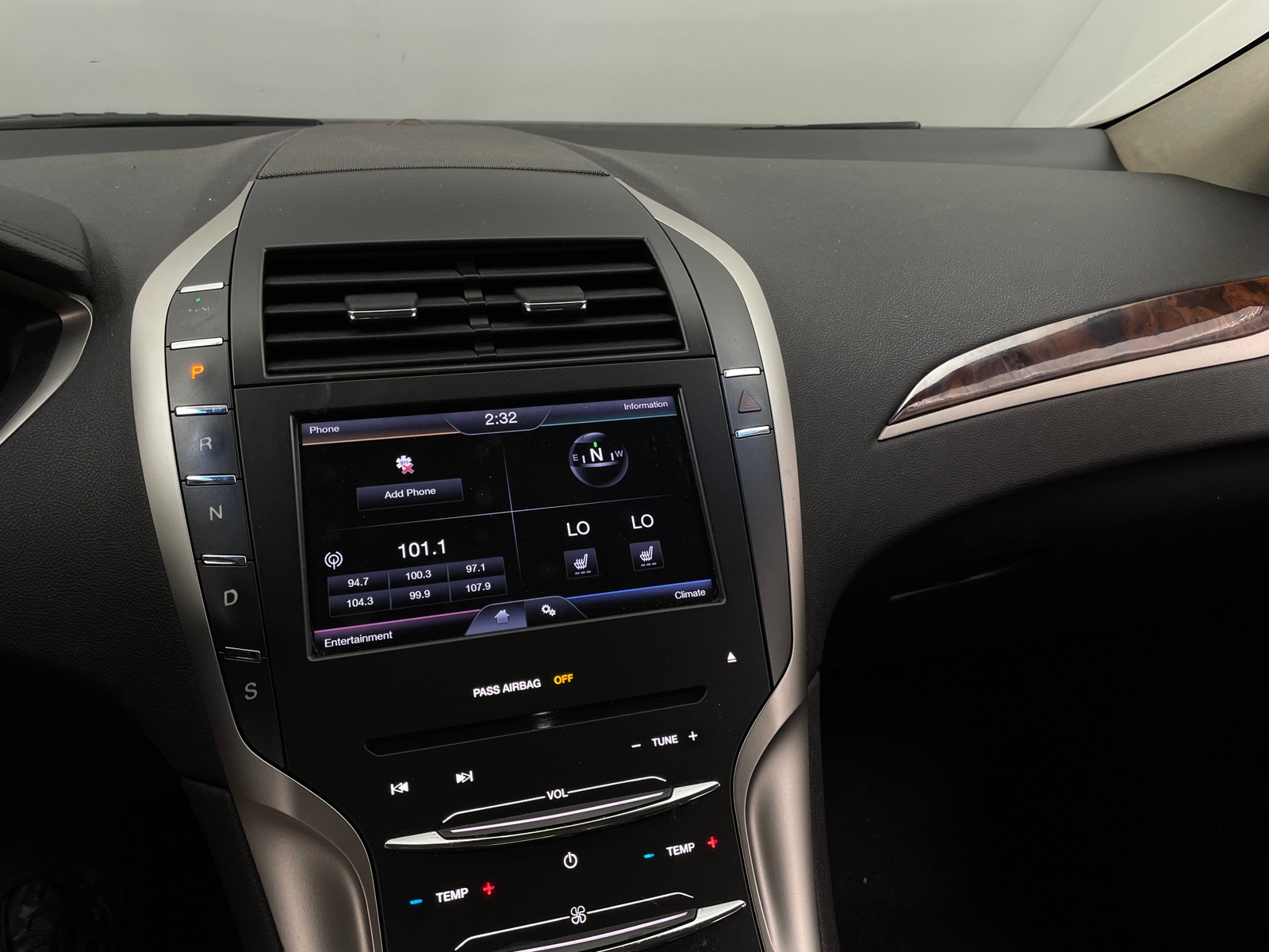 Thumbnail: 2013 Lincoln MKZ - 3