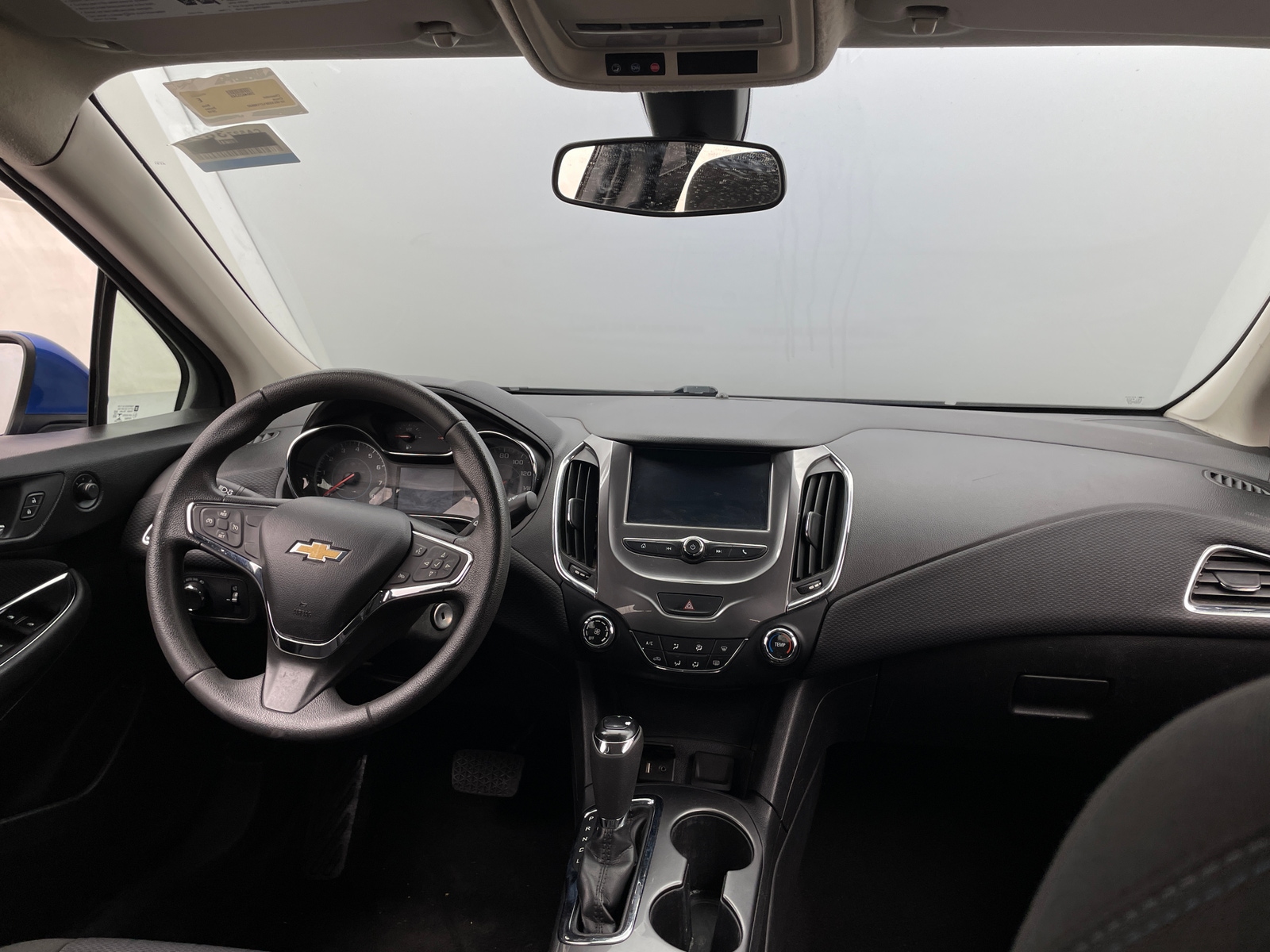 Thumbnail: 2018 Chevrolet Cruze - 3