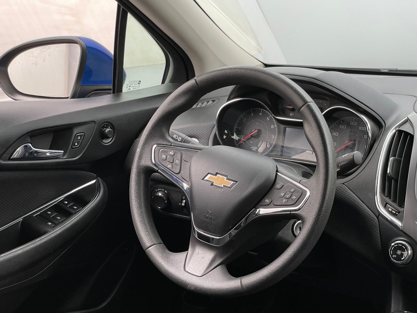 Thumbnail: 2018 Chevrolet Cruze - 5