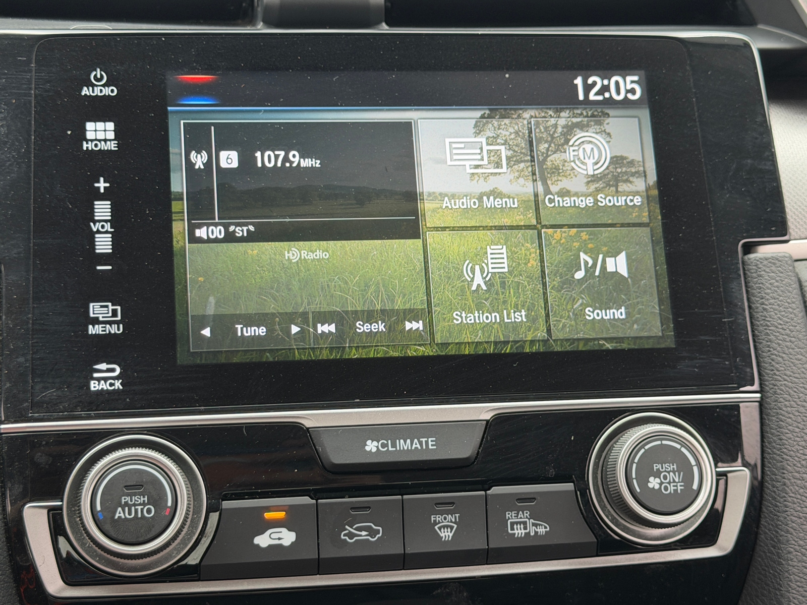 Thumbnail: 2017 Honda Civic - 4