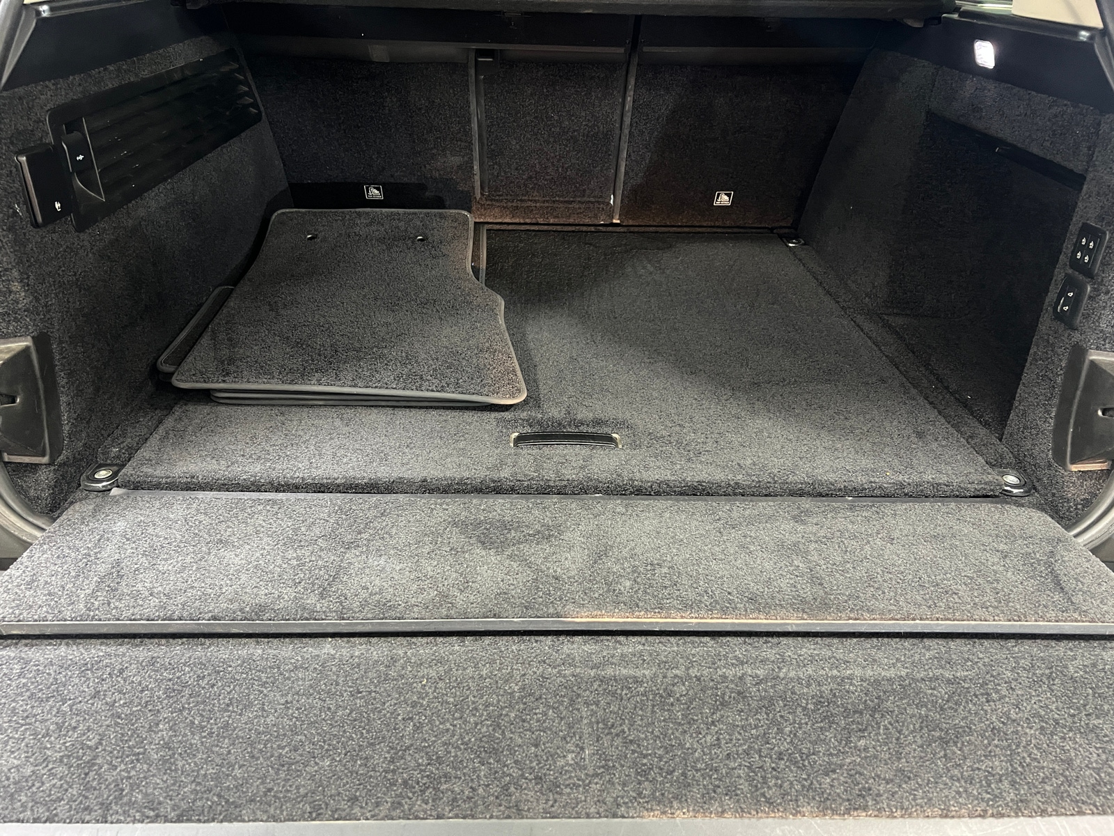 Thumbnail: 2019 Land Rover Range Rover - 6