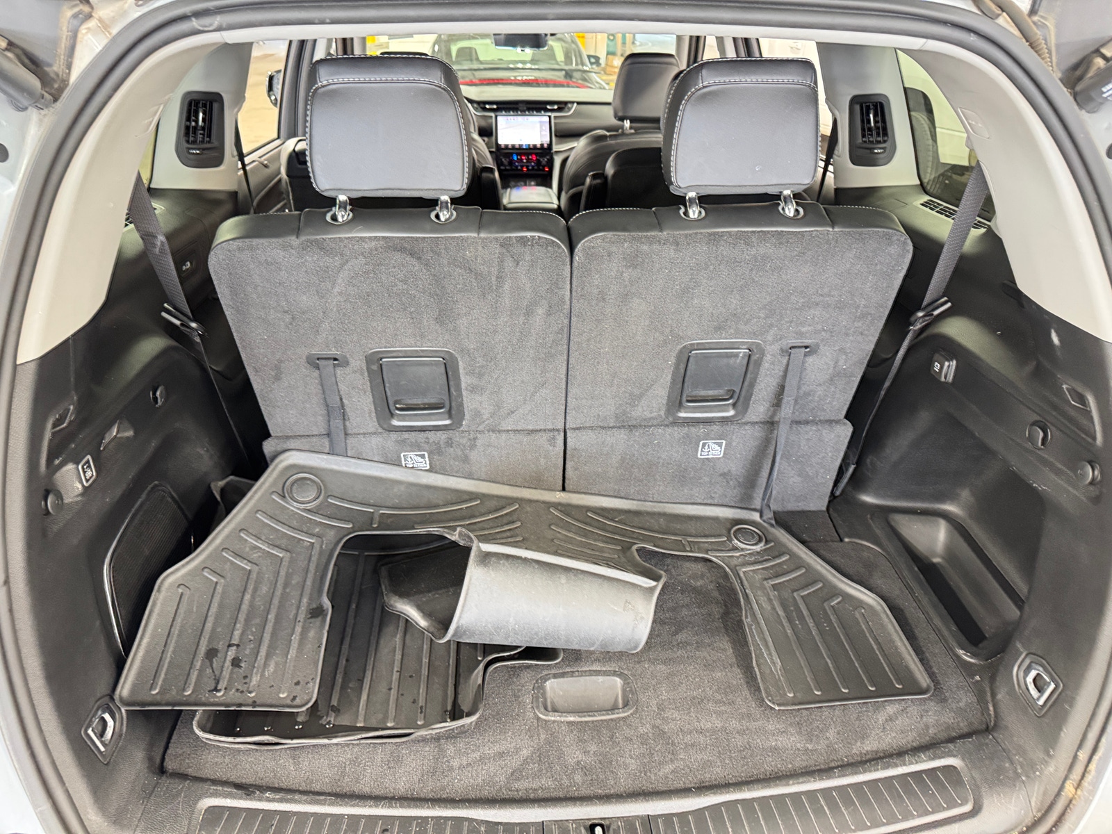 Thumbnail: 2021 Jeep Grand Cherokee L - 6