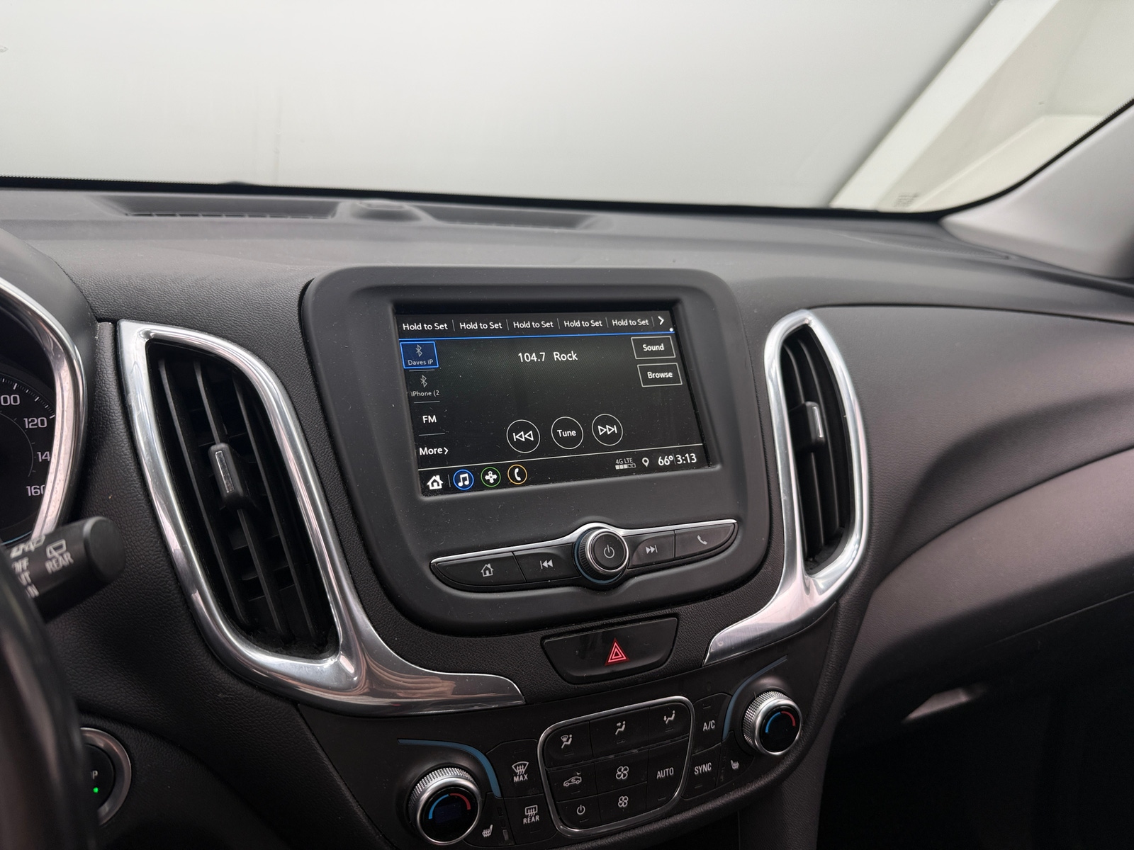 Thumbnail: 2019 Chevrolet Equinox - 4