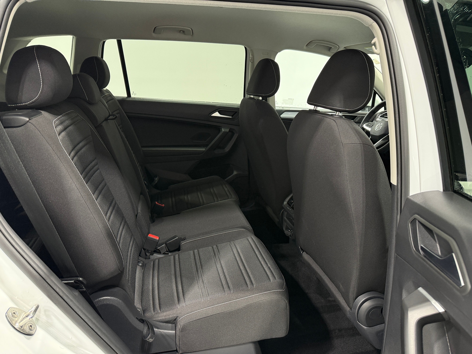 Thumbnail: 2023 Volkswagen Tiguan - 6