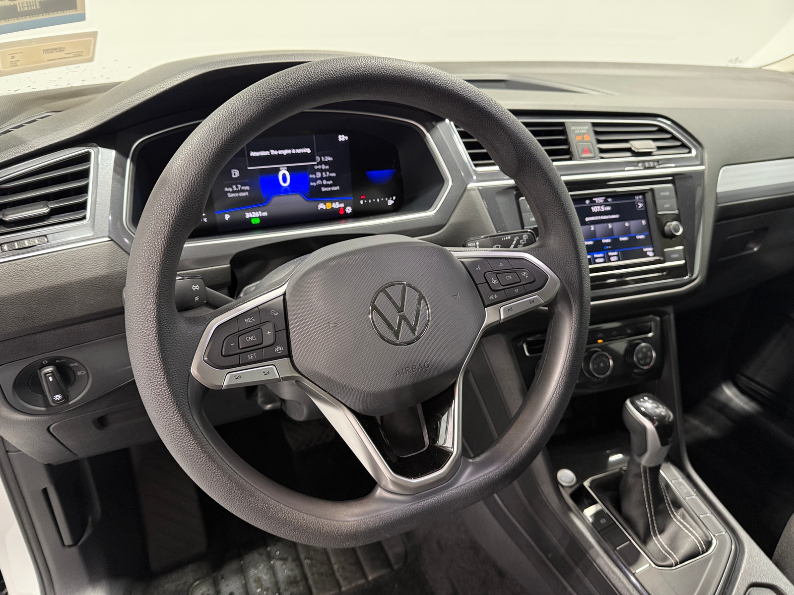 Thumbnail: 2023 Volkswagen Tiguan - 5