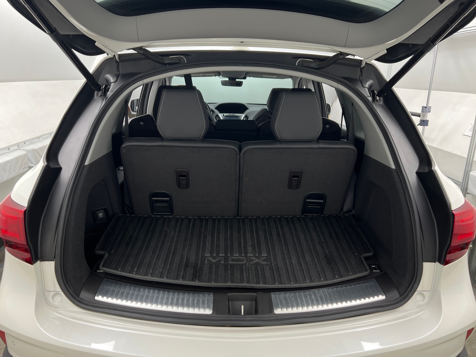 Thumbnail: 2019 Acura MDX - 6
